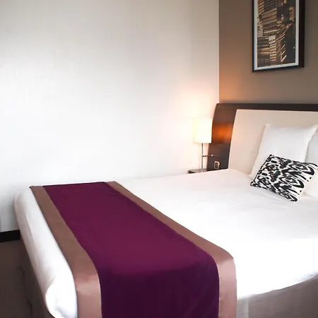 호텔 머큐어 센터 갸르 4*