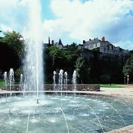 昂热中央车站美居酒店 4* 昂热