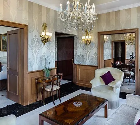 Mercure Centre Gare 4*