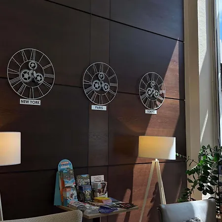 Mercure Centre Gare מלון אנז'ה