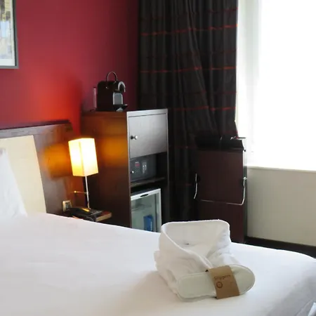 Mercure Centre Gare Hotel 4*
