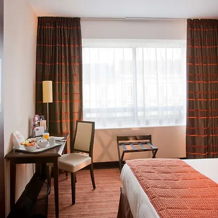 Mercure Centre Gare 4* אנז'ה
