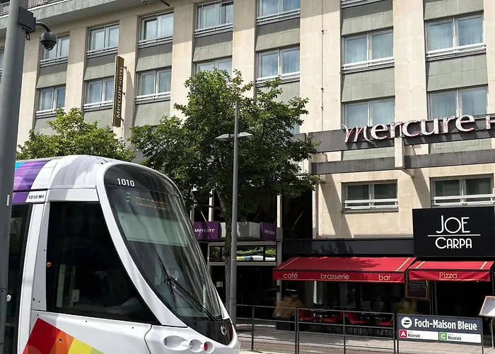 Mercure Centre Gare 4* אנז'ה