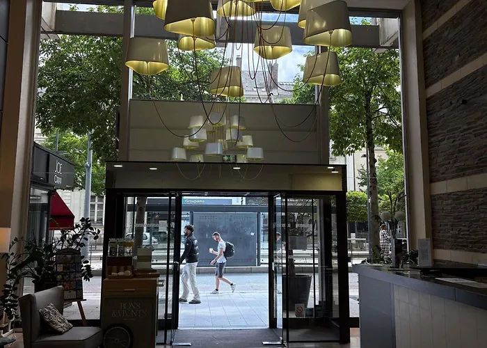 מלון Mercure Centre Gare 4*