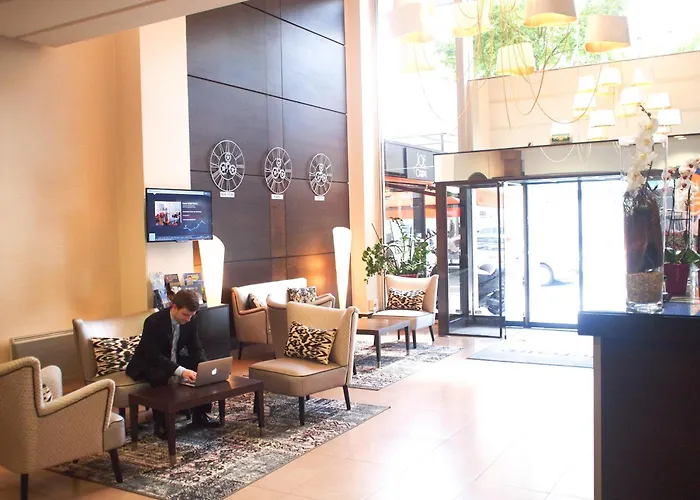 Mercure Centre Gare Готель Анже