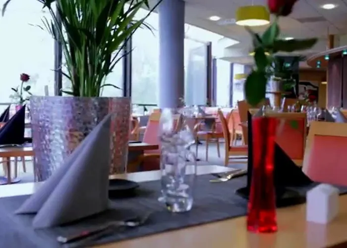 Mercure Centre Gare Hotel 4*